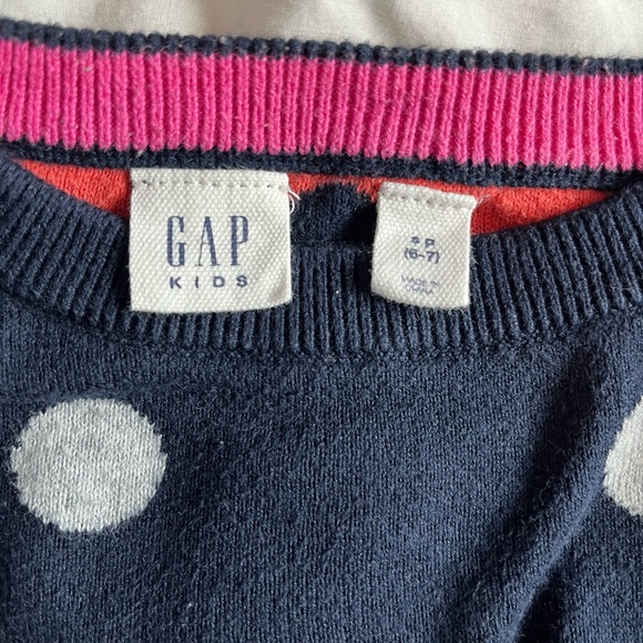 Size 6-7 Gap Sweater - Picture 2 of 3